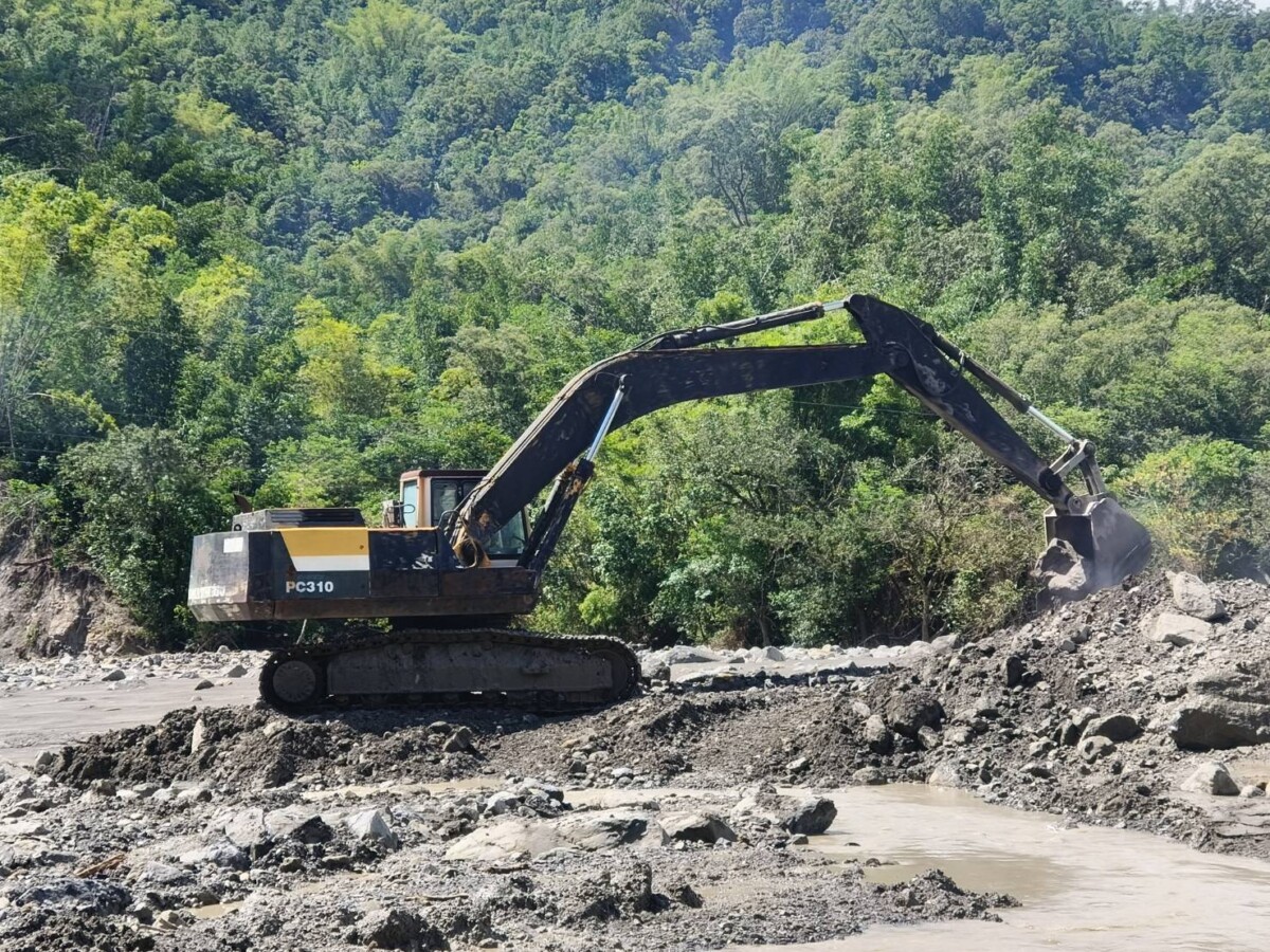 甲仙班芝埔溪土石堵塞排除 林業保育署完成導流確保下游安全 87cf433847dd17e77141dbeb6dc9e834
