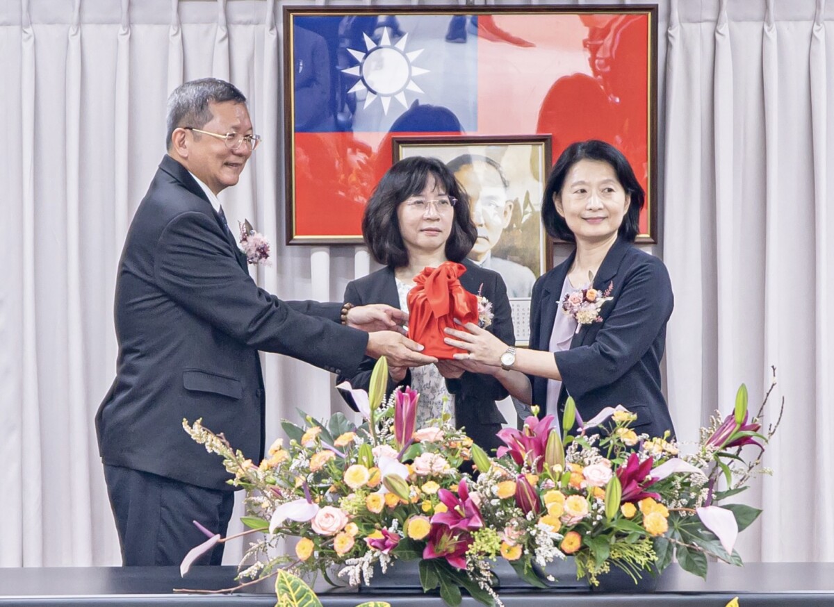 高雄小港機場換將 新主任王郁珍今正式上任 Fa2f6460c19b37a70aeef887b34c8275