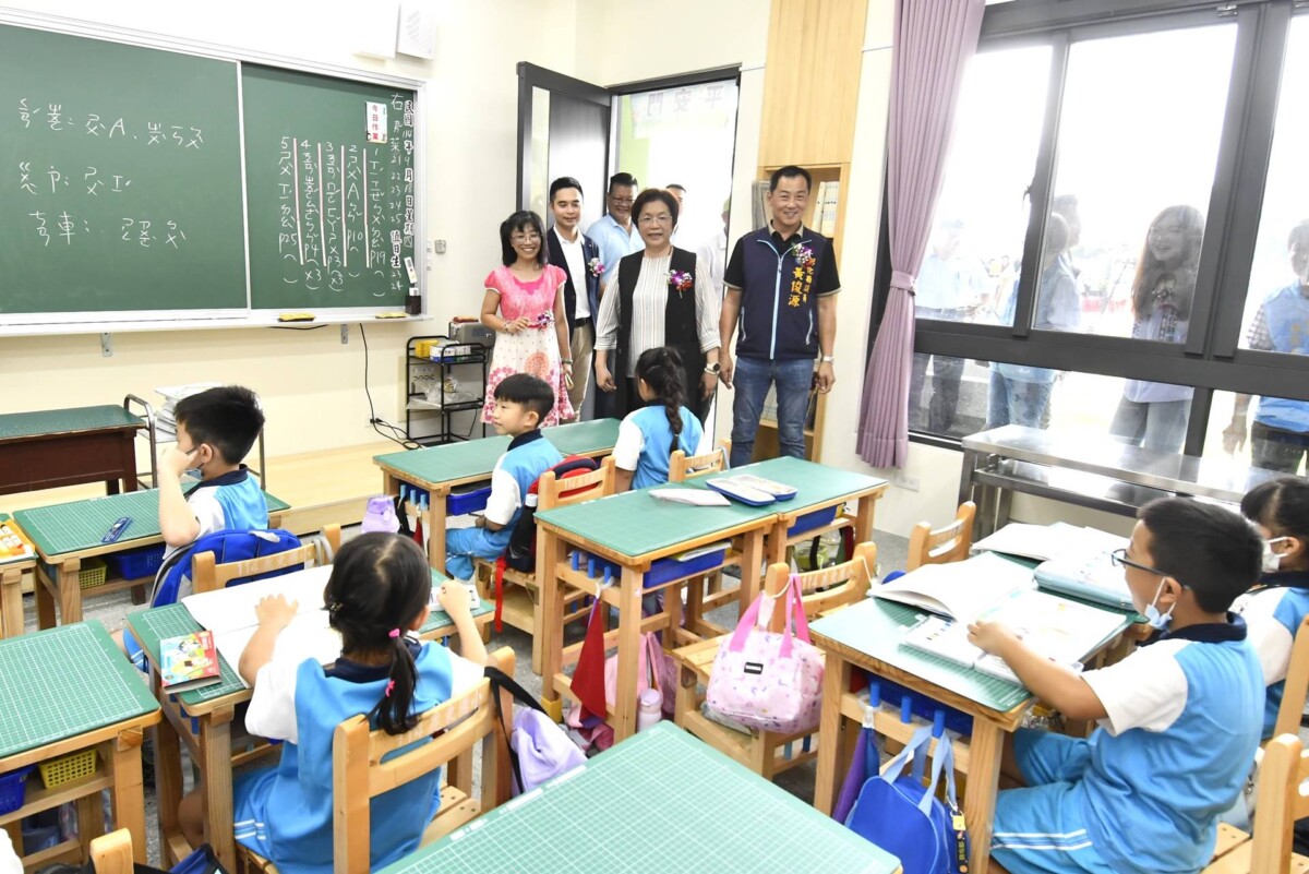 鹿港鎮鹿東國小第二校區校舍啟用典禮盛大舉行 65007640aec8a9aba4626ed22677bac0