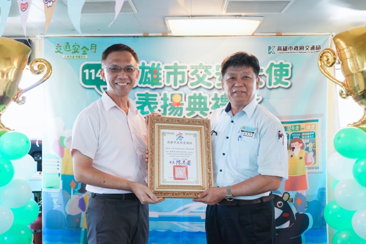 D159c6d52cc40632e15f3577124066f3