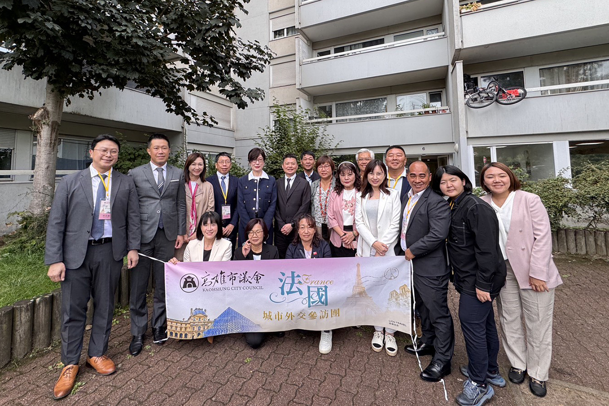 曾俊傑副議長攜法國議員團重回教室 趣味學注音推廣正體中文 De705eb22b039992b81bd1b101769fc3