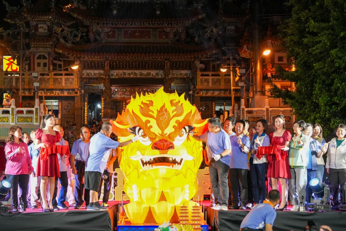 左營萬年季登場 火獅點睛迎盛典 傳統與熱鬧齊飛舞 41e42f229a28223bc7fdaced2a14af13