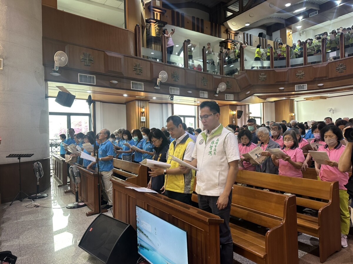 千人齊聲歡唱感恩 長青學員展現活力與生命熱情 46628cffba0ac6c95cf71cb6f4ccf6b8