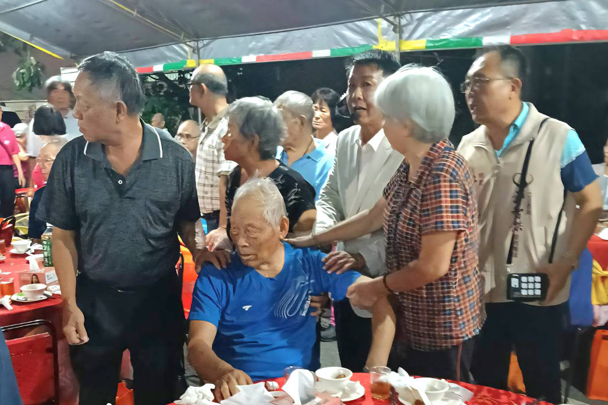 8de789e6f7434461ba898449770b6d8c