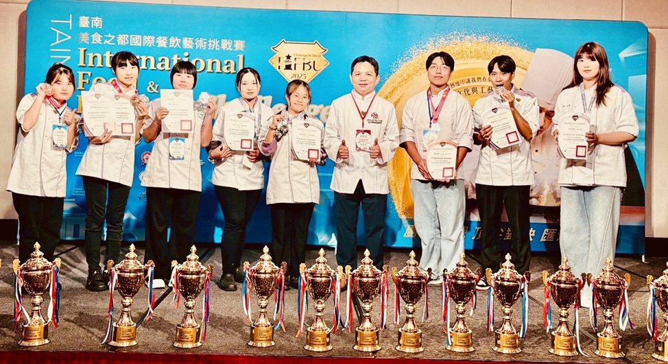樹德科大餐烘系勇奪2金13銀5銅 台南國際廚藝賽展現頂尖美食實力 Ebf31ee711d9b98e3bc2b3469dc6fa12