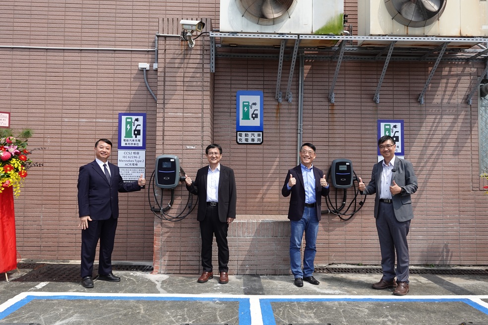 Fbbef8eba64df07a3db97e2406f04993