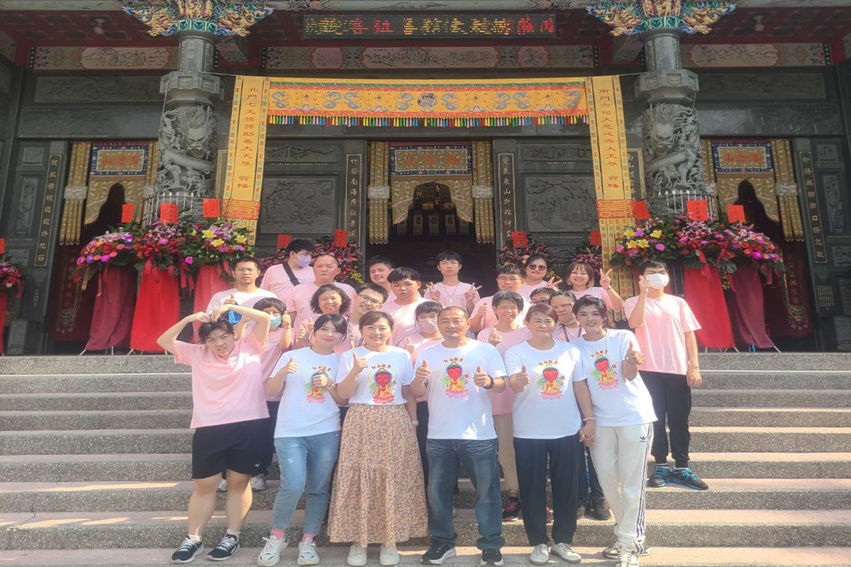 宜清富主委力挺公益 烏托邦學員笑容融化人心 95ff5307c5067962b305d4c973de55c3