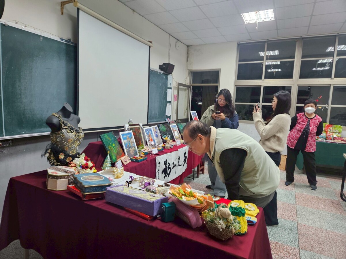 A1227新光高中美容科進修部成果展登場3