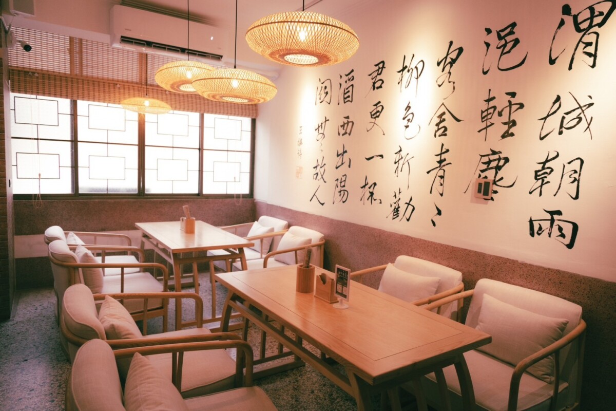▲杏花村裝潢古色古香，提供獨特的用餐氛圍，深受顧客喜愛。(圖/攝影：許舒涵)