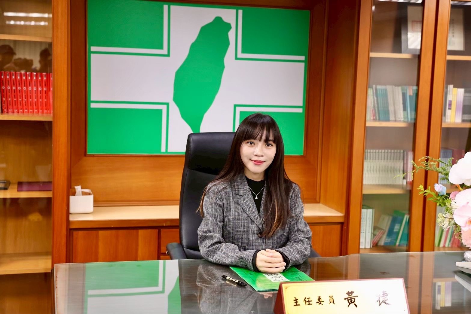 公益不缺席   黃捷號召認購百盒中秋禮盒　助庇護工場拓展銷售