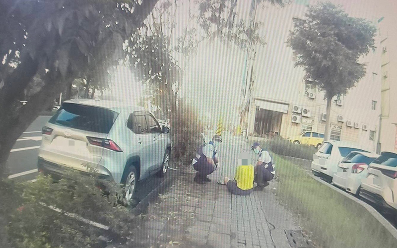 手腕繫上愛心與祝福　攜手守護每一條平安回家的路