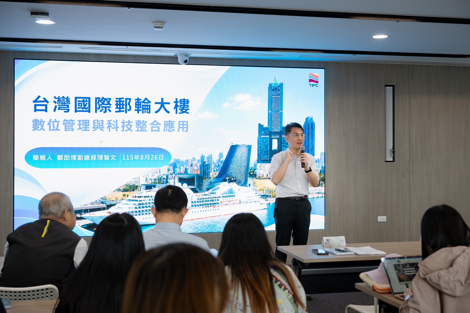 高雄港旅運中心展現智慧港口韌性　交通部視察肯定戰情中心與郵輪大樓運作