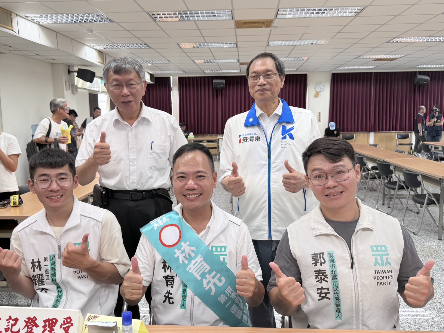 屏東藍白合成形　蘇清泉柯文哲同台推林育先　攜手迎戰地方選戰