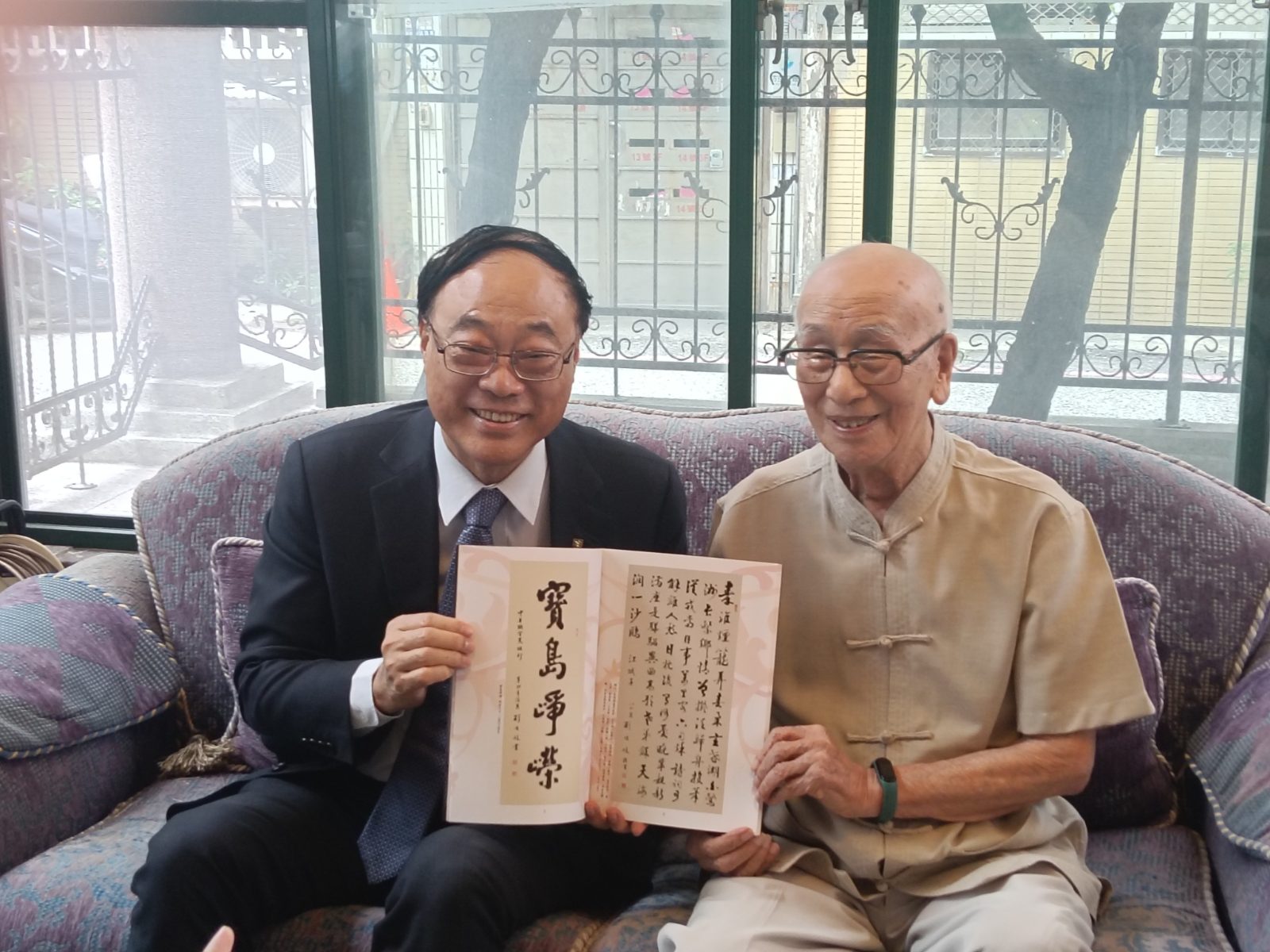 重陽敬老不忘港務初心　周永暉探望百歲退休員工傳遞感恩與關懷