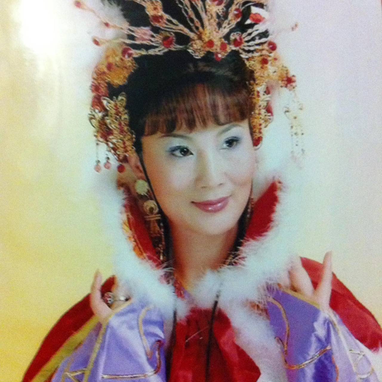 從川劇變臉女王到百變演唱家　陶秀華半世紀藝術人生：跌落谷底後，再把自己唱回舞台